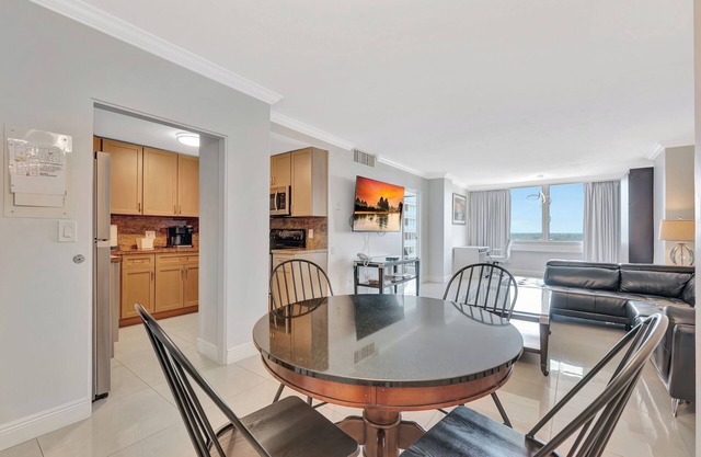 Suite on the Ocean with City View