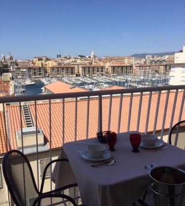 Suite privée du balcon du vieux port Marseille