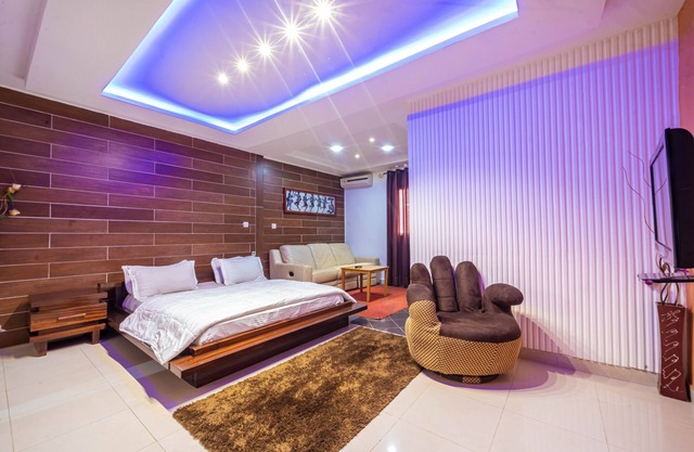 Suites, Mini suites, Rooms