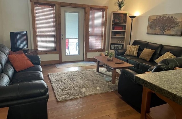SUMMER FUN for the entire family in Osoyoos! Snowbird rental available.
