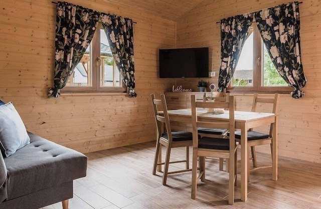 Summer House by the Sea with BBQ and Playroom