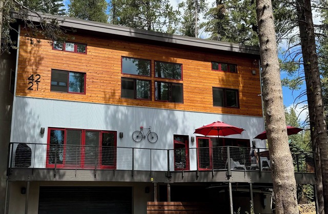 Summer Lake/Ski House at Serene Lakes