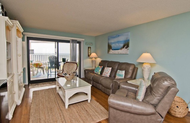 Summer Winds B-439, Oceanfront Condo in Indian Beach, NC!
