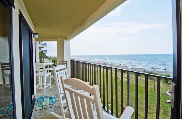 Summer Winds C-222, Oceanfront Condo in Indian Beach, NC!