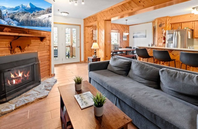 Summit 204D 3BR/2BA Across From Village Great Views Free Parking WiFi