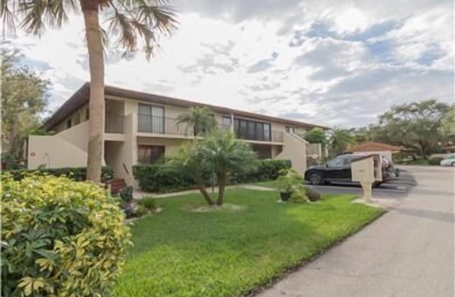 ⚓Sun Eagle Condo! Cozy condo w/workspace and community pool!⚓🌅