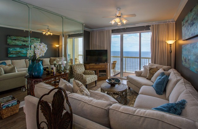 Sunday-Sunday,2BR, Bunkroom, 2Full Bath's. Beach Chairs Included, 3 NITE MINIMUM