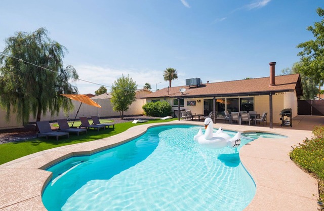 Sunkiss - Pool, Spa & Mini Golf - Mins to Old Town