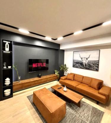 Sunlight Luxe Apartment