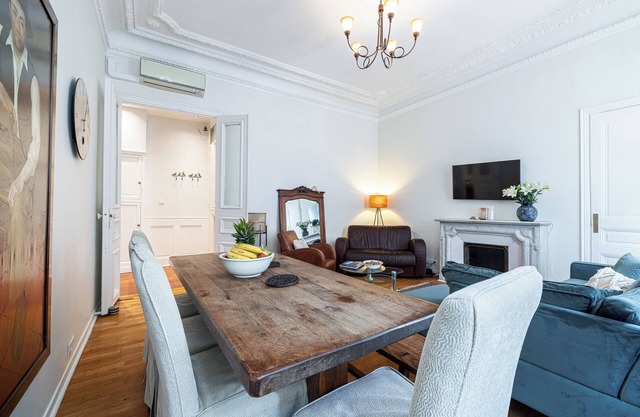 SunlightProperties - GRACE - Family apartment in Nice centre - Sleeps 6+office