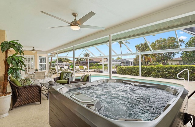 SunLit SeaWay: WATERFRONT Luxury! Heated Salt H2O Pool & Spa + PRIVATE Dock
