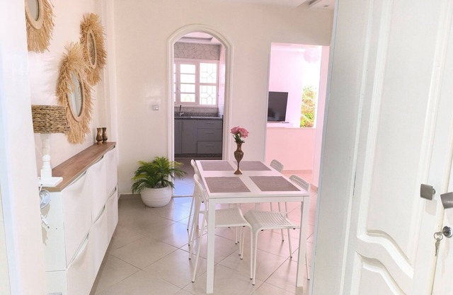 Sunny and cosy self-contained apartment in the sunny city