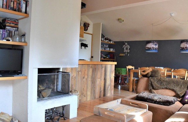 Sunny Apartment with Stunning Views, Steps from Cable Car in Pralognan-la-Vanoise