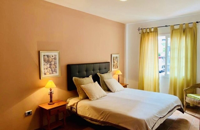 Sunny apartment close to the sea with WIFI, Playa San Juan Apartment Emma