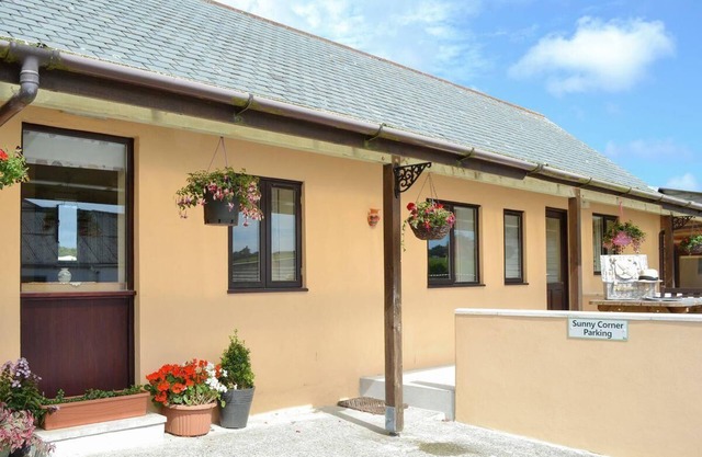 Sunny Corner Self Catering Holiday Cottage on the Lizard in Cornwall.