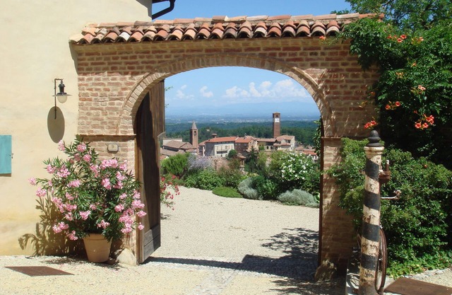 Sunny courtyard with panoramic views of the historic village center. For sole use