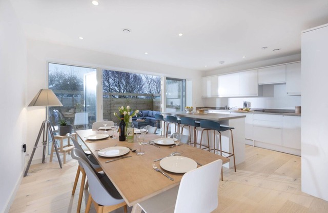 Sunny Eco Home minutes from the beach in Newquay