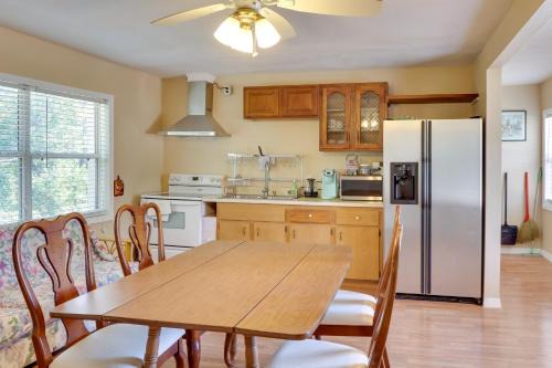 Sunny Florida Getaway with Patio, Near Disney World!