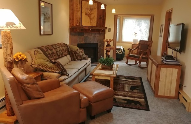 Sunny Frisco Condo Close to Skiing, Biking, Hiking, Downtown Dining and Shops
