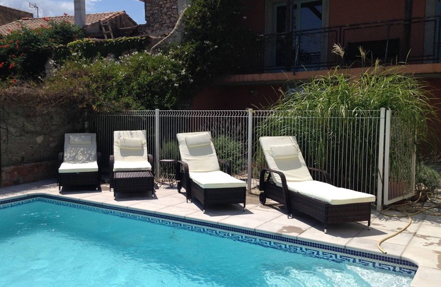 Sunny Languedoc - Secret Pool and Garden, Pet Friendly