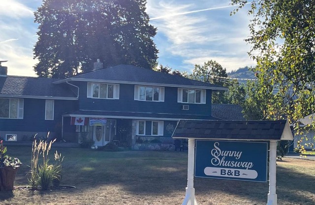 Sunny Shuswap B&B