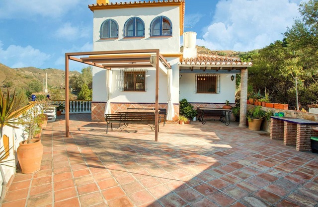 Sunny Solarium Holiday Home