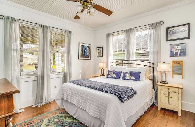 Sunnyside Cottage - 🐶Dog Friendly, near Parks