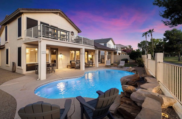 Sunset Oasis: 4 Bed Retreat w/Pool Heating Included! Stunning Golf Course Views