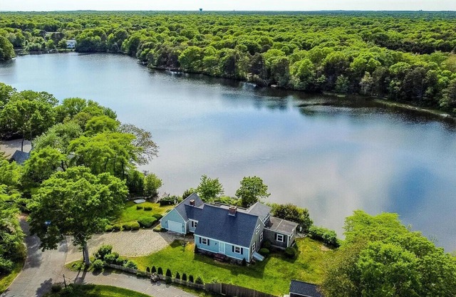 Sunset Point - Spacious 4-BR Long Pond House w/private swimmable beach & AC