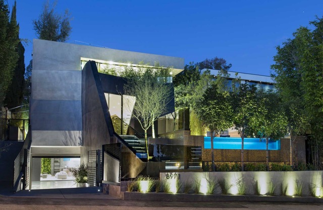Sunset Strip, 2 Pools