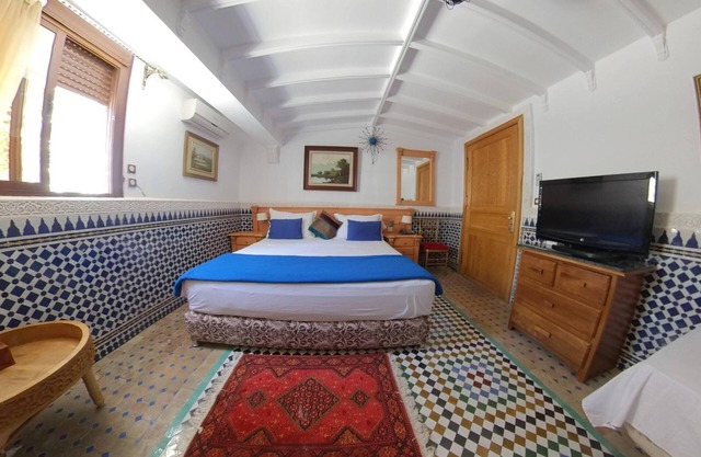 Superb room for 2 to 3 people with pool in Tangier