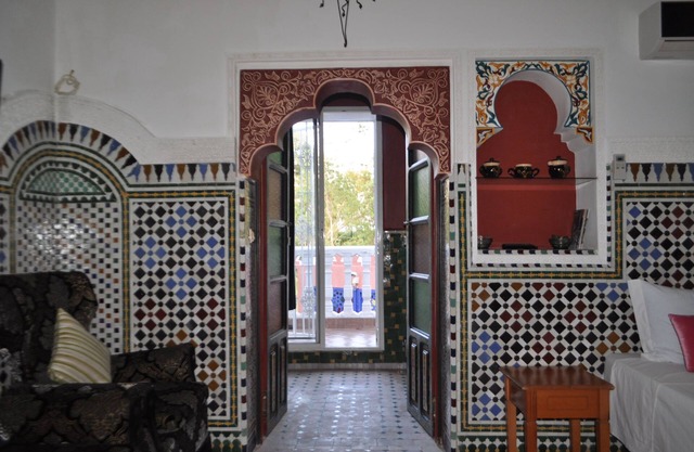 Superb room for 5 people with pool in Tangier