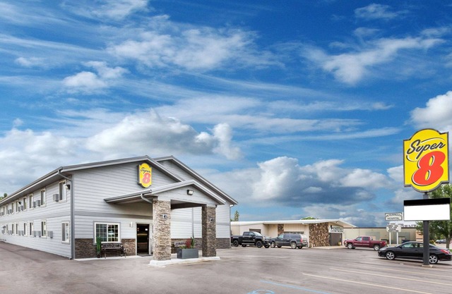 Super 8 by Wyndham Spencer