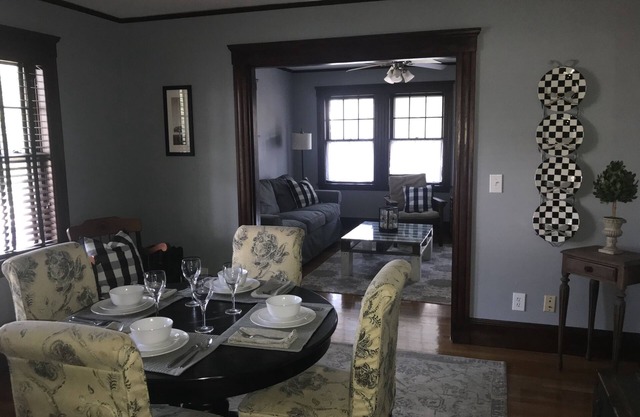 Super Family Friendly! Spacious, cozy home base - close to Boston & Salem MA!