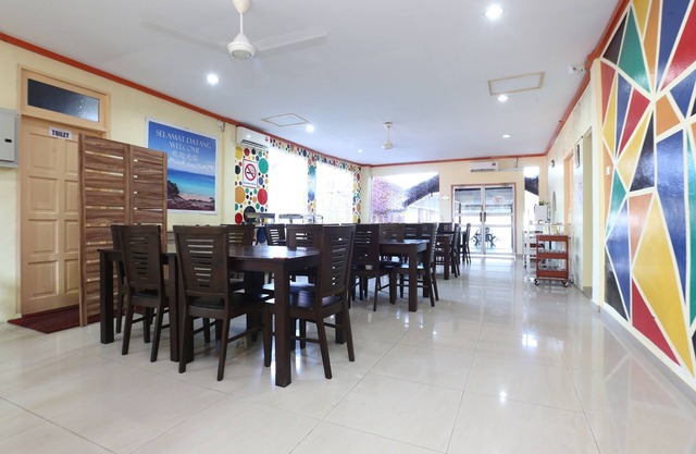 Super OYO 89640 Hotel Pelangi Marang