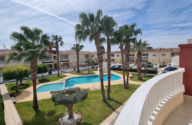 Super townhouse close to shopping, restaurants, cafes, golf course and beach😉