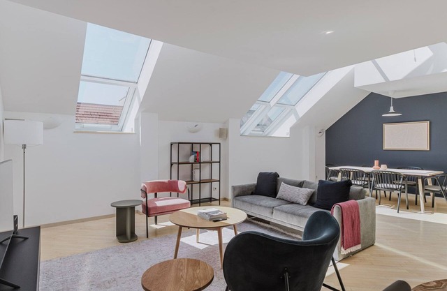 Superb Alsergrund 4BR w/Elevator, Open Plan, by Blueground