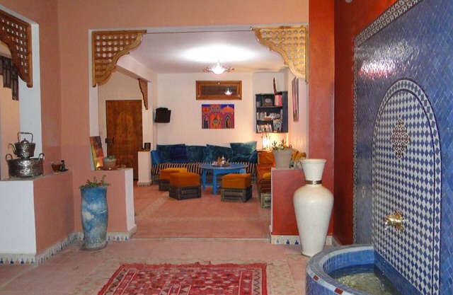 SUPERB AND SPACIOUS TRADITIONAL RIAD - 4 BEDROOMS - LARGE TERRACE - AURIRE
