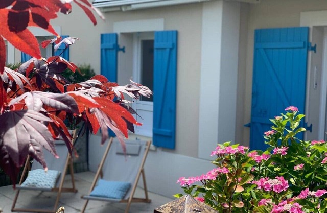 Superb cottage renovated in January 2025, less than 100 m from the beach.