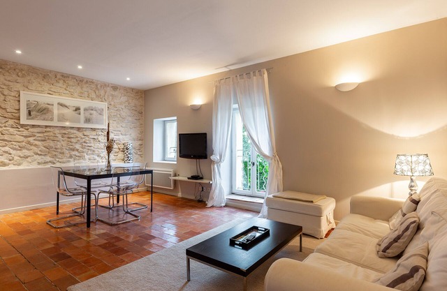 Superb farmhouse in the Aixoise countryside