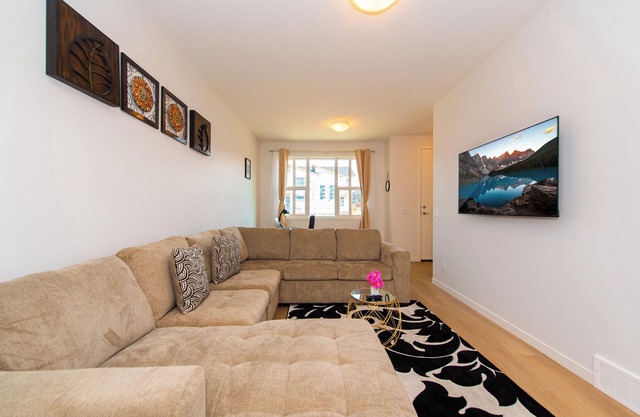 Superb Newly Built 3 bedroom Home in North West Calgary