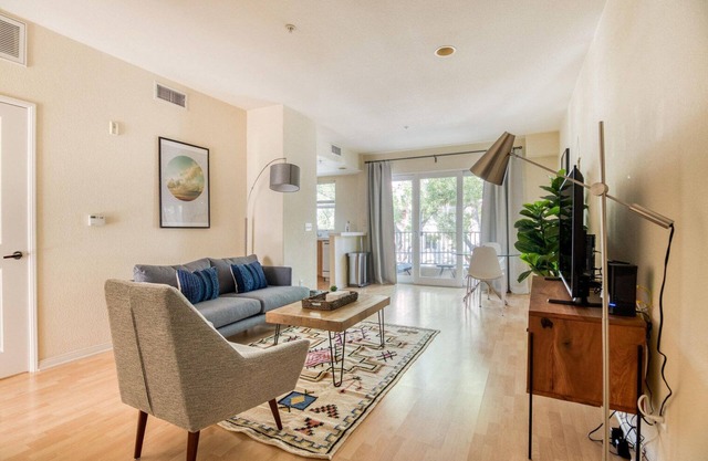Superb Pasadena 1BR, nr Movies, Hiking & Restaurants, by Blueground