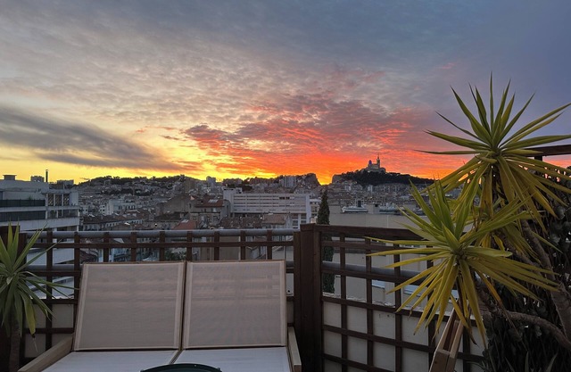 Superb rooftop near Cours Julien