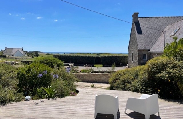 Superb totally renovated penty, 300m from the beach.