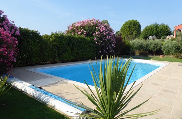 Superb villa with quiet pool while being close to the city center