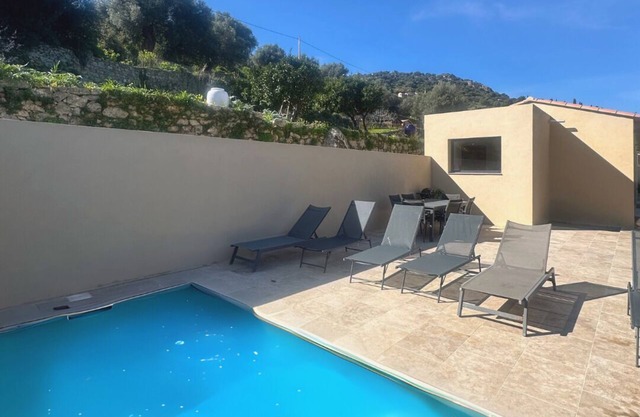 Superb villa with sea view and swimming pool