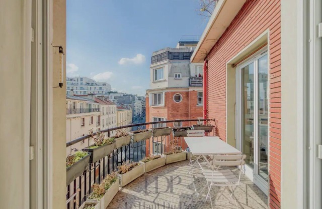 Superbe Appartement de 110m2 Avec Terrasse à Paris