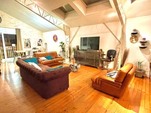 Superbe LOFT centre-ville - Sauna - parking privé -Clim- 1 à 10personnes