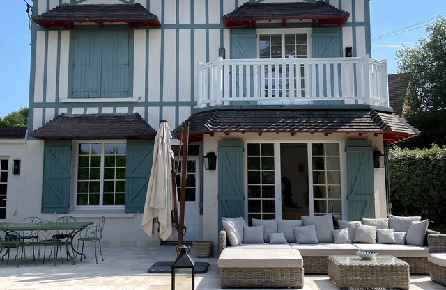 Superbe Villa with garden, calm and sunny, close to beaches