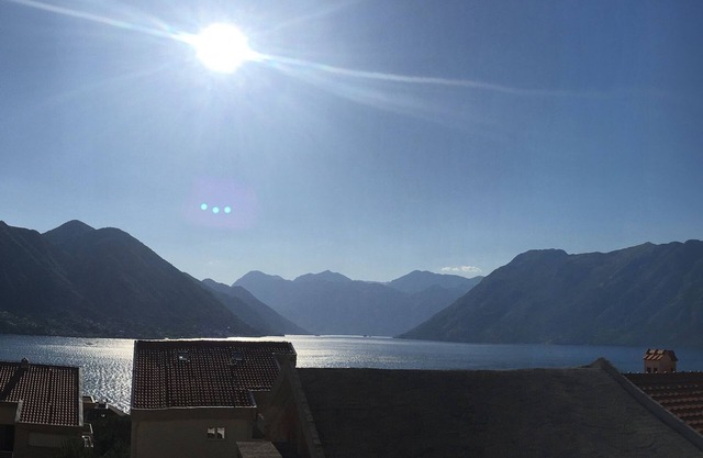 Superbly Equipped, Spectacular Views, Infinity Pool and Jacuzzi
